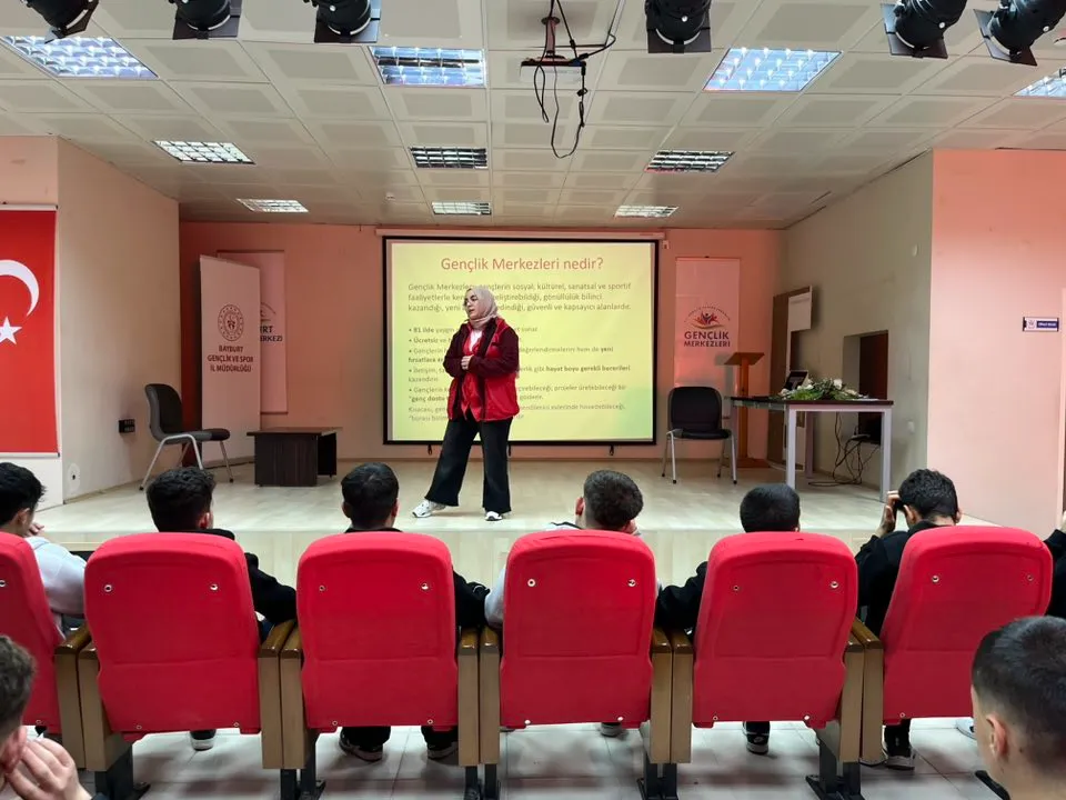 Kop Mesleki ve Teknik Anadolu Lisesi Öğrencileri Gençlik Merkezinde Ağırlandı