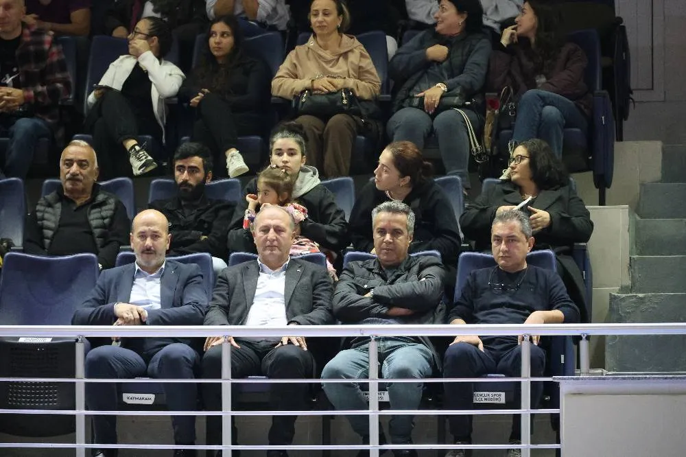 Arhavi’de 29 Ekim Spor Müsabakaları Ödül Töreniyle Sona Erdi