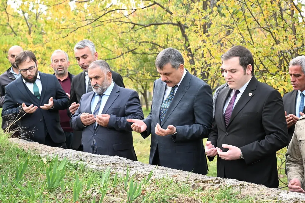 Erzurum Valisi Mustafa Çiftçi, Pazaryolu’ndaki I. Cihan Harbi Şehitliğini Ziyaret Etti