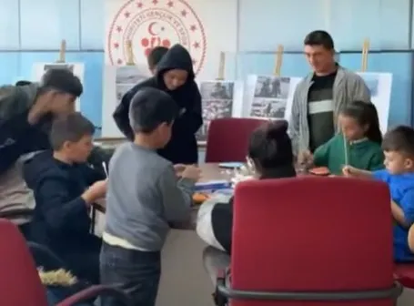 Aşkale Gençlik Merkezi’nde Rengarenk Taş Boyama Etkinliği