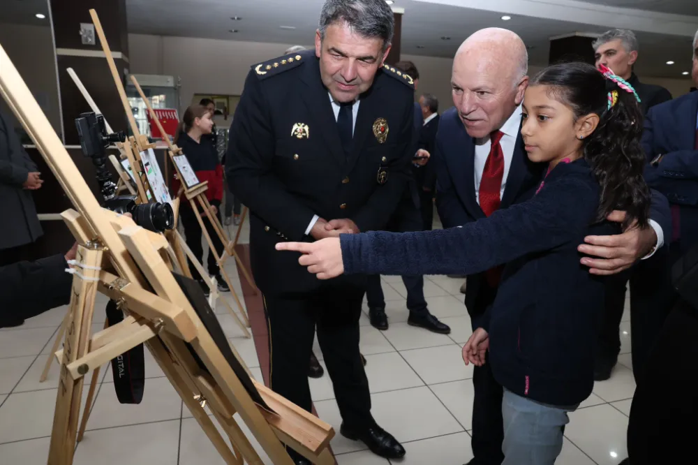 Başkan Sekmen, Polis Teşkilatının Filistin Temalı Resim Sergisine Katıldı