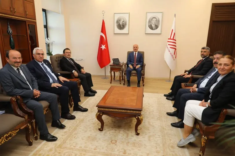 AK Parti Erzurum Heyeti YÖK Başkanı Prof. Dr. Erol Özvar’ı Ziyaret Etti
