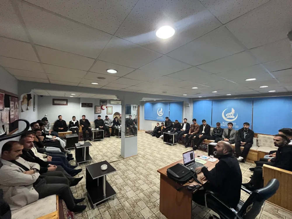 Ülkü Ocakları Bayburt İl Başkanlığı’ndan Cumhuriyet ve Türk Devlet Geleneği Konulu Seminer