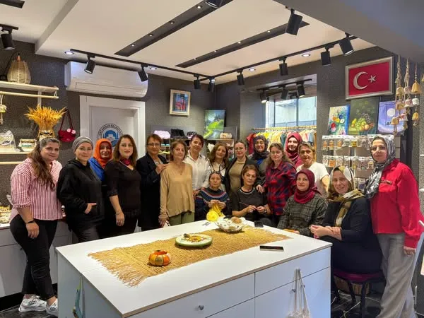 Trabzon’da Kadın Üreticilerin Dayanışma Hikâyesi Toprak Ana Kadın Kooperatifi ve El Sanatları Çarşısı