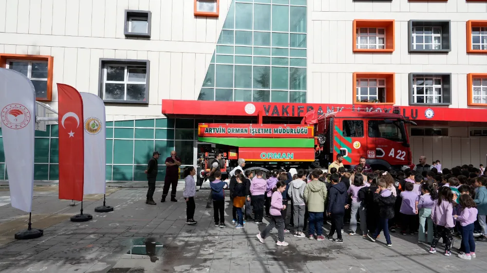 Artvin’de Yeşil Vatan Benim Okulum Geleceğe Çare Etkinlikleri Öğrencilerle Buluştu