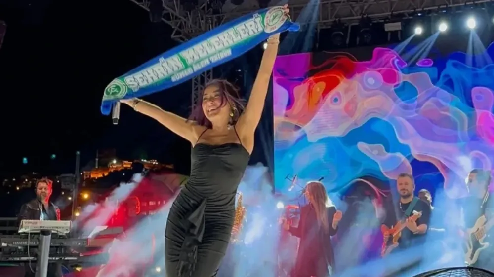 Rize’de Melek Mosso ve SEFO Konseri Tartışması: Ortada Top Döndürmeyin, İsim Verin!