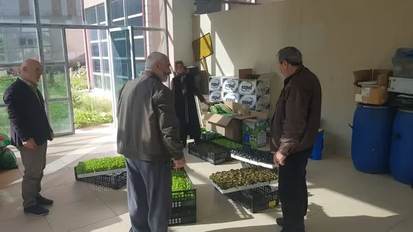 Trabzon Tonya’da TAKE Projesi Kapsamında Üreticilere Fide ve Tohum Desteği