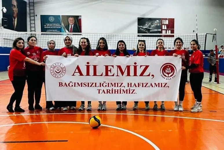 Kurum Personellerinden Kadınlar Voleybol Turnuvasına Katılım ve 2025 Aile Yılına Dikkat Çekme Etkinliği