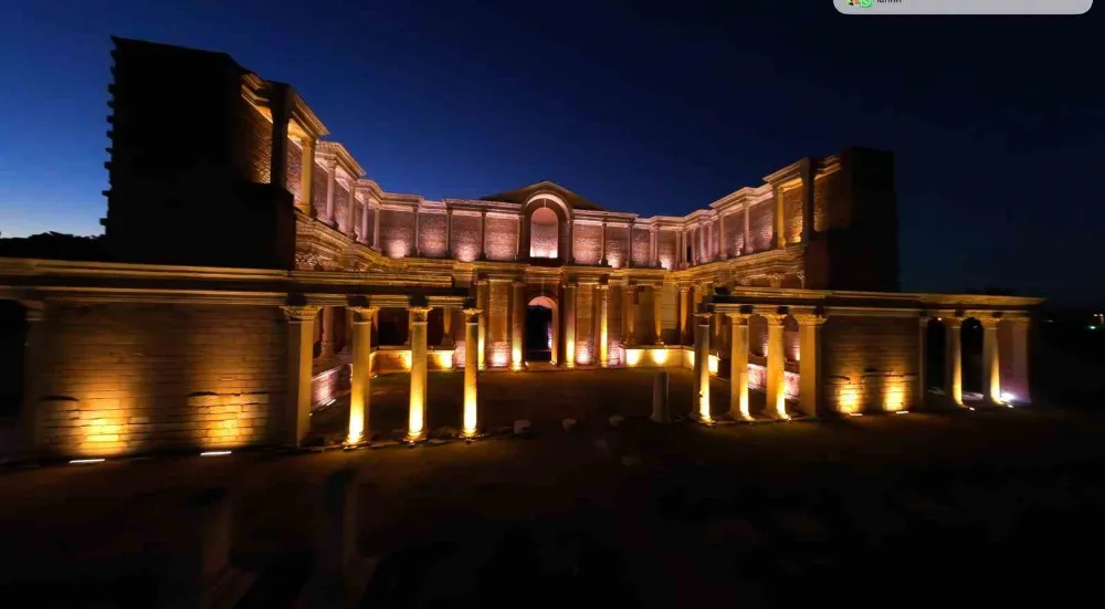 Paranın ilk basıldığı Sardes Antik Kenti artık gece de parlıyor