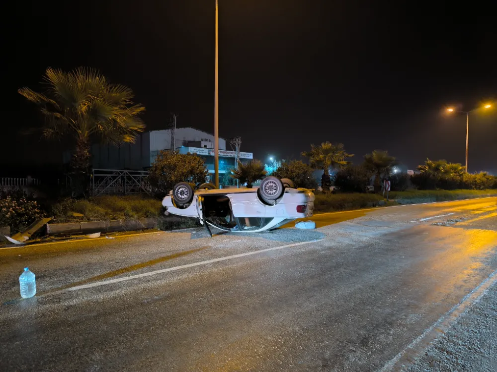 Takla atarak, ters dönen otomobilin sürücüsü yaralandı