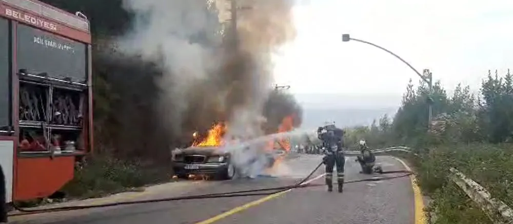 Seyir halindeki otomobil alevlere teslim oldu