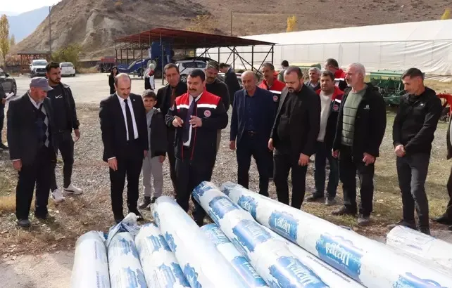 Oltu’da Yırtık Seralar Yenilendi: Üreticilere %50 Hibe Desteği Sağlandı