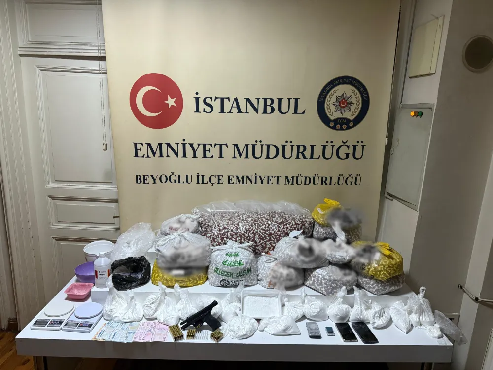 Beyoğlu ve Kağıthane’de uyuşturucu operasyonu: Hap satan 2 kadın gözaltında