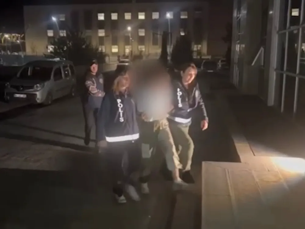 Uşak’ta otomobili çalan şüpheliler yakalandı