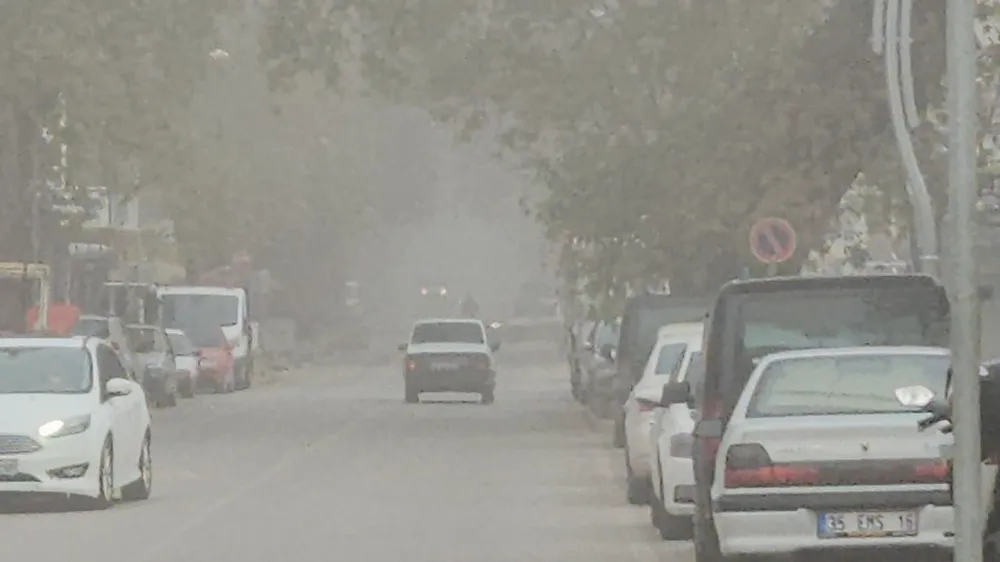 Sındırgı’da sis etkili oldu