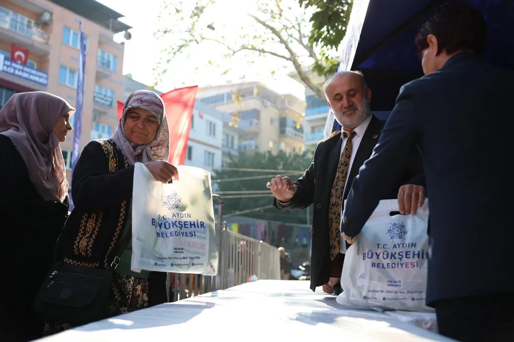Aydın Büyükşehir’in kışlık fideleri İncirliova’da vatandaşlara dağıtıldı