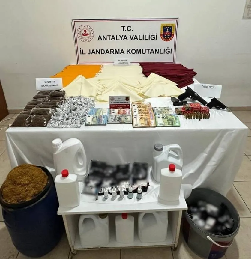 Alanya’da uyuşturucu operasyonu: 4 şüphelinin evine baskın