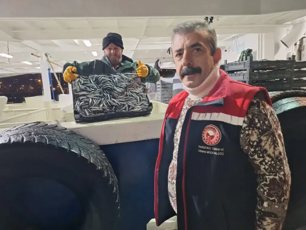 Trabzon’da Hamsi Avcılığı Denetimleri Aralıksız Sürüyor