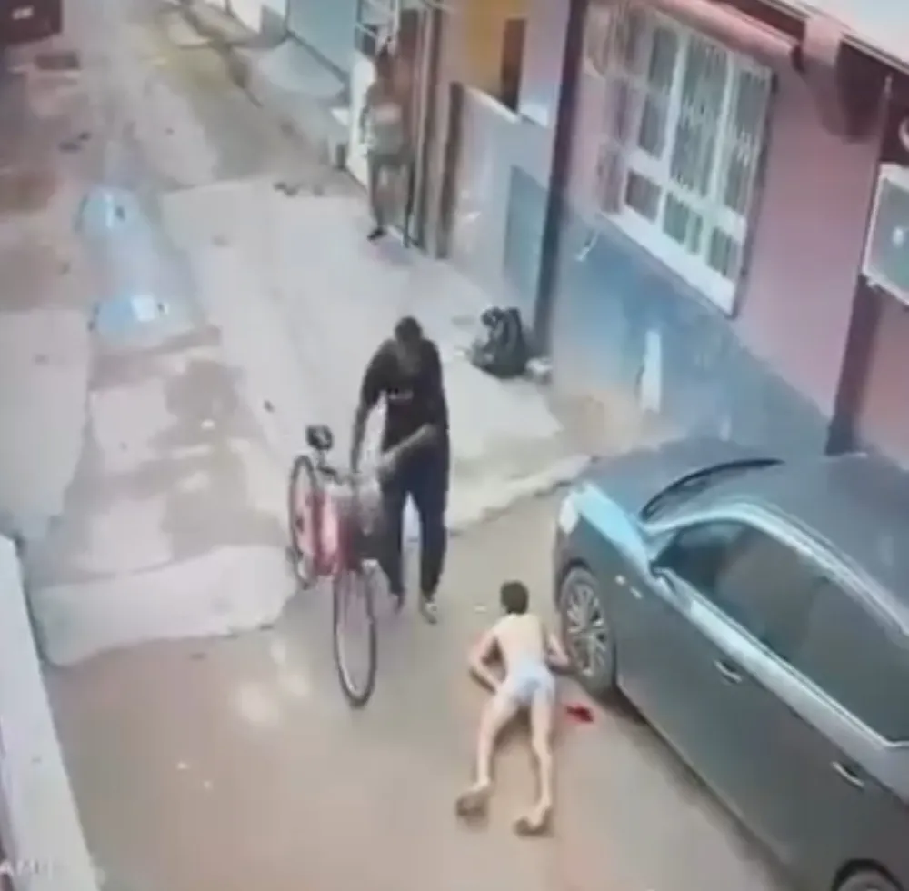 Yasak ilişki cinayeti kamerada: Görüntülere bıçaklama anları yansıdı