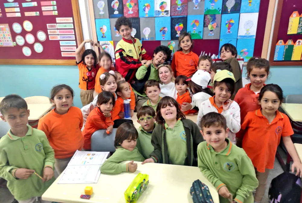 Alaçatı’da ilkokul öğrencilerinden anlamlı dayanışma