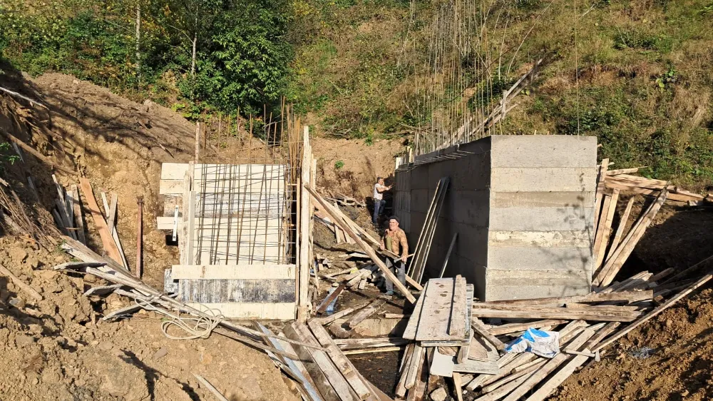 Salıpazarı’nda riskli bölgeye müdahale