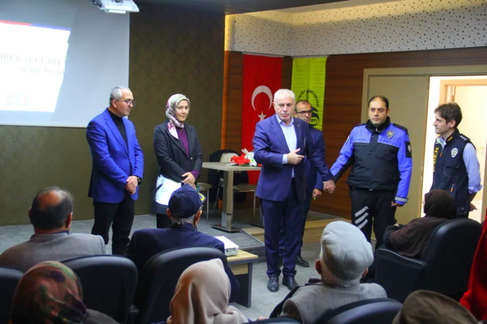 Bayburt Belediyesi’nden Siber Güvenlik Eğitimi: “Güvenli Yaşam İçin Bilgi Güçtür!”