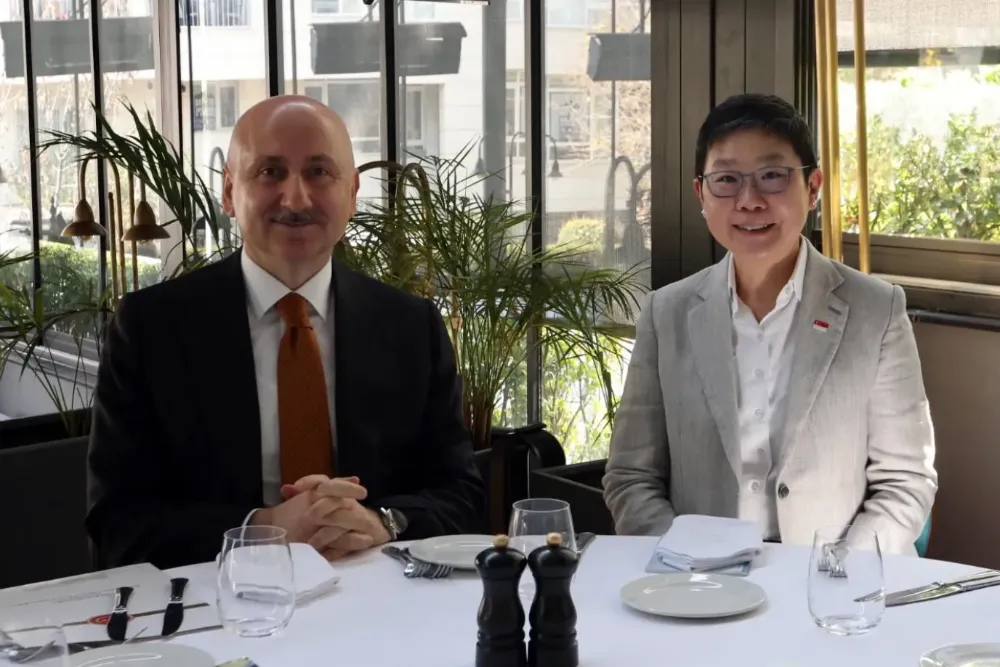 Adil Karaismailoğlu, Singapur Büyükelçisi ile Görüştü: Trabzon’a Doğrudan Uçuş Talebi Gündemde