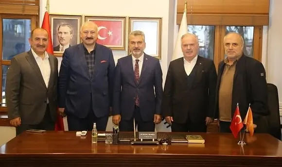 Önceki Dönem Belediye Başkanları Trabzon’da Bir Araya Geldi