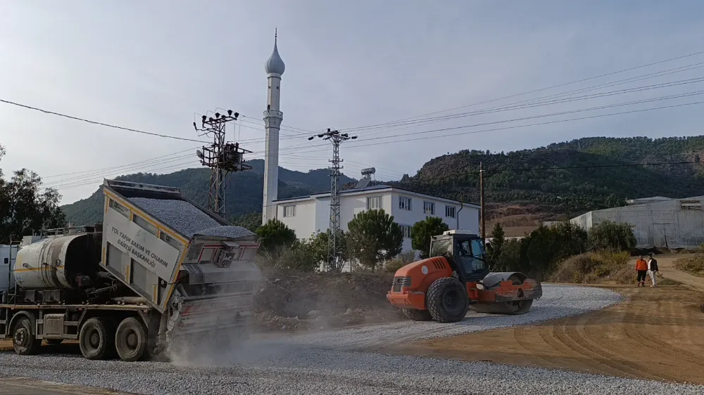 Anamur’da cami çevresi ve 11 kilometrelik yol yenilendi