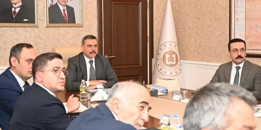 Uzundere’de Heyelan Masaya Yatırıldı