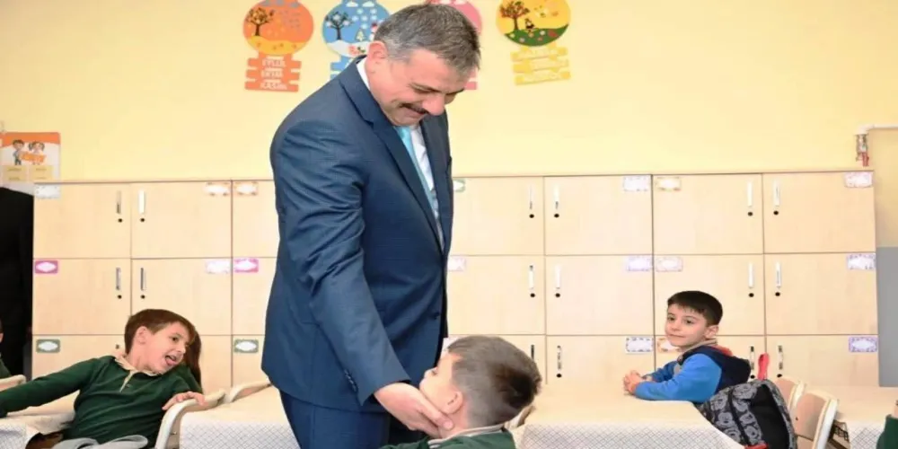 Vali Çiftçi, Şehit Taha Nergiz İlkokulu’nu Ziyaret Etti