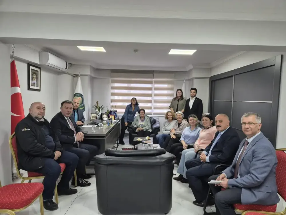 CHP Kadın Kolları Heyeti, Artvin Ticaret Borsası’nı Ziyaret Etti