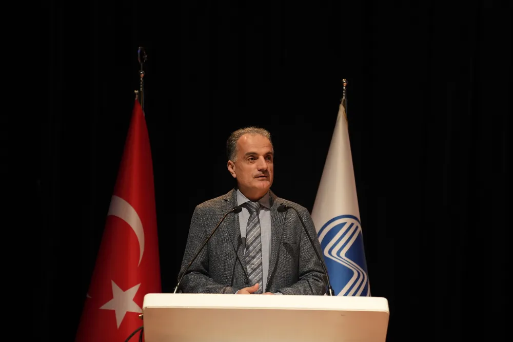 SAÜ, bilimsel başarının rotasını çizen isimleri ödüllendirdi