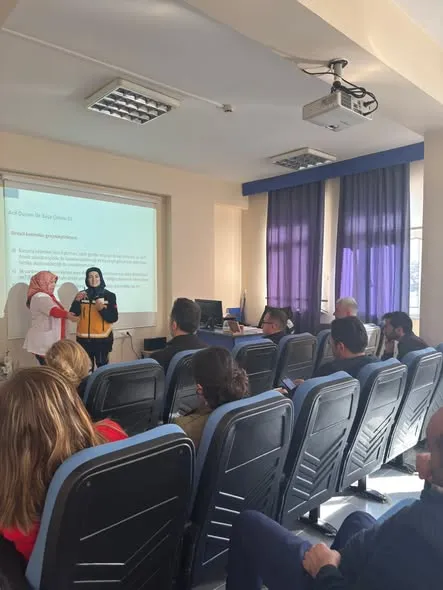 Beşikdüzü’nde Öğretmenlere “Saha Sağlık Elçileri” Eğitimi Verildi