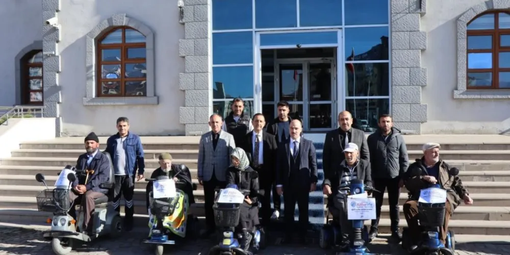 İhtiyaç Sahiplerine Akülü Araç Desteği