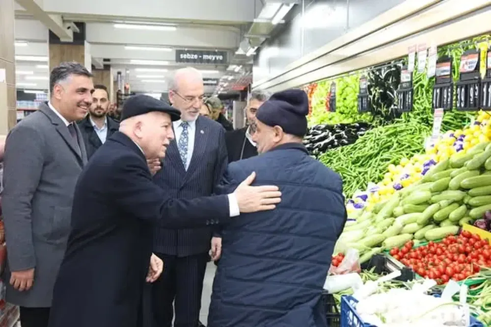 Sekmen ve Cevizoğlu, Şükrüpaşa Pazarı’nda Vatandaşların Taleplerini Dinledi