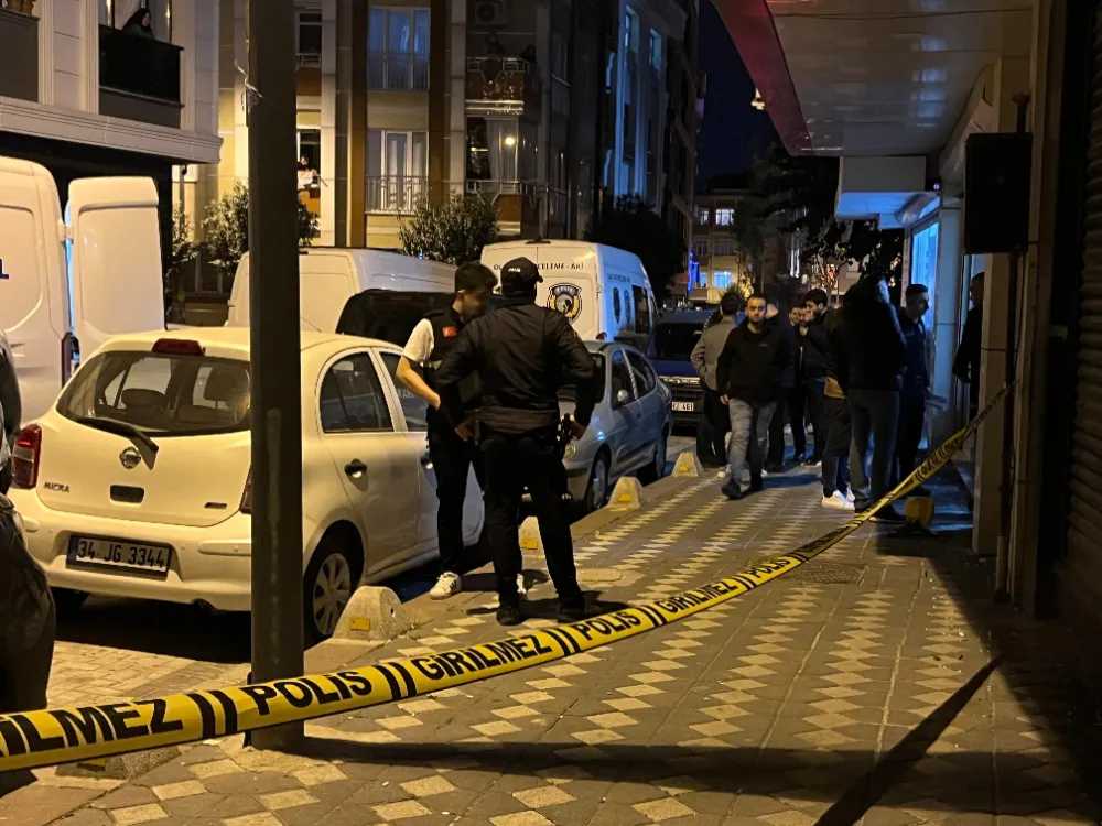 Zeytinburnu’nda silahla vurularak öldürülen iki arkadaşın cenazesi Adlı Tıp Kurumu