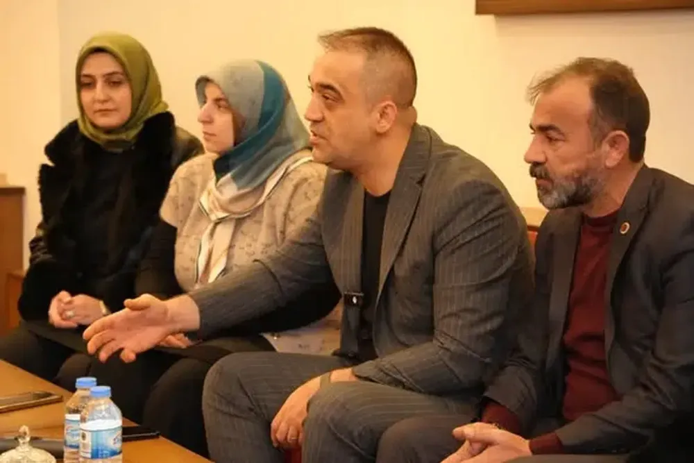 Yakutiye’de “Hayırlı Günler Komşum, Derdin Derdimiz” Sohbeti Yoğun İlgi Gördü