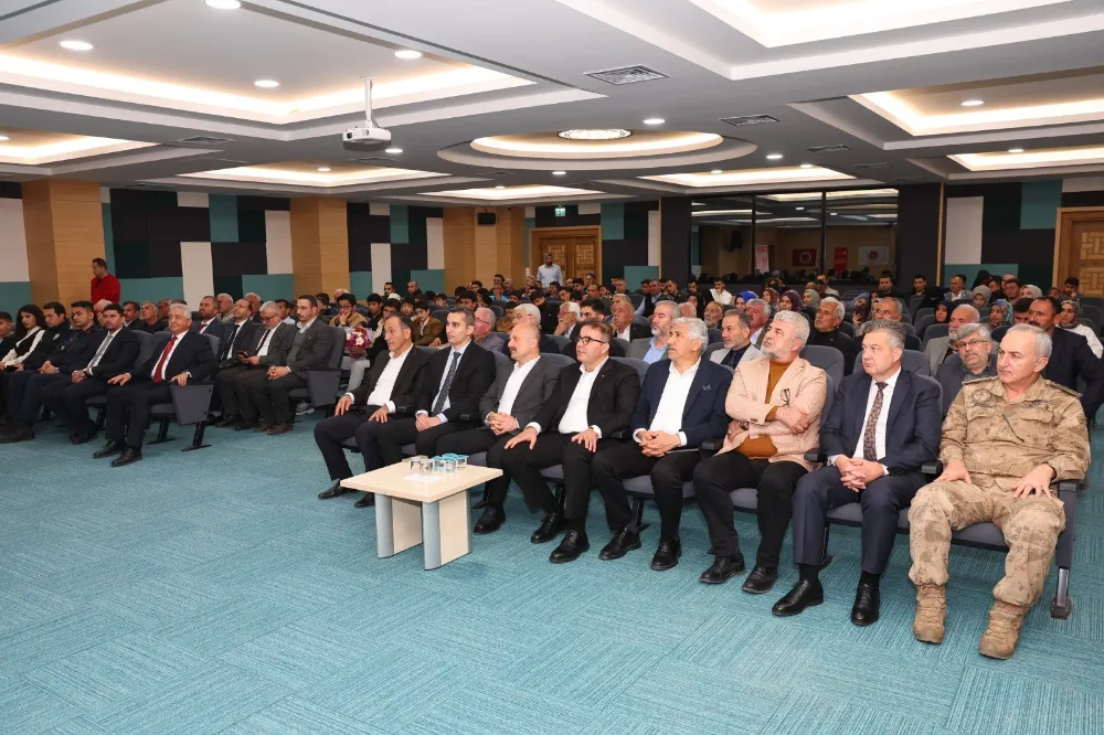 Külliyede sahabe konulu konferans düzenlendi