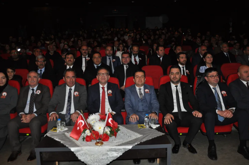 Kars’ta Öğretmenler Günü kutlandı