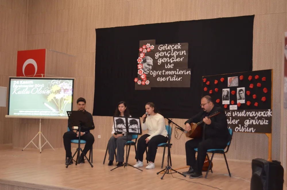 Selendi’de 24 Kasım Öğretmenler Günü kutlandı