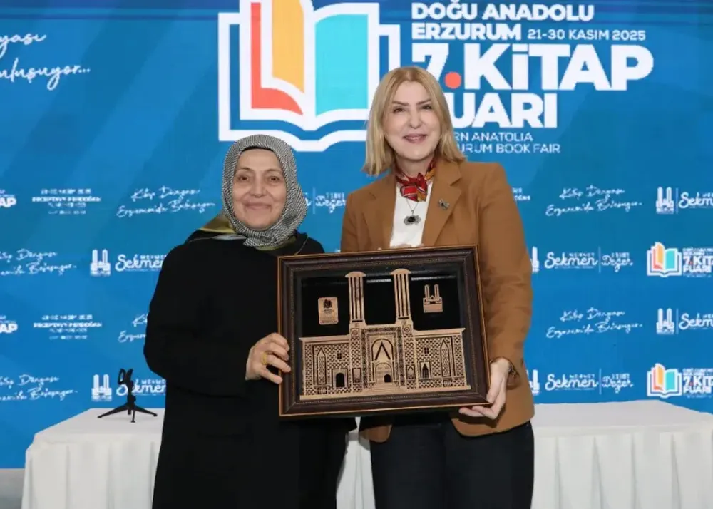 Erzurum Kitap Fuarında Sevda Türküsev Söyleşisi Büyük İlgi Gördü