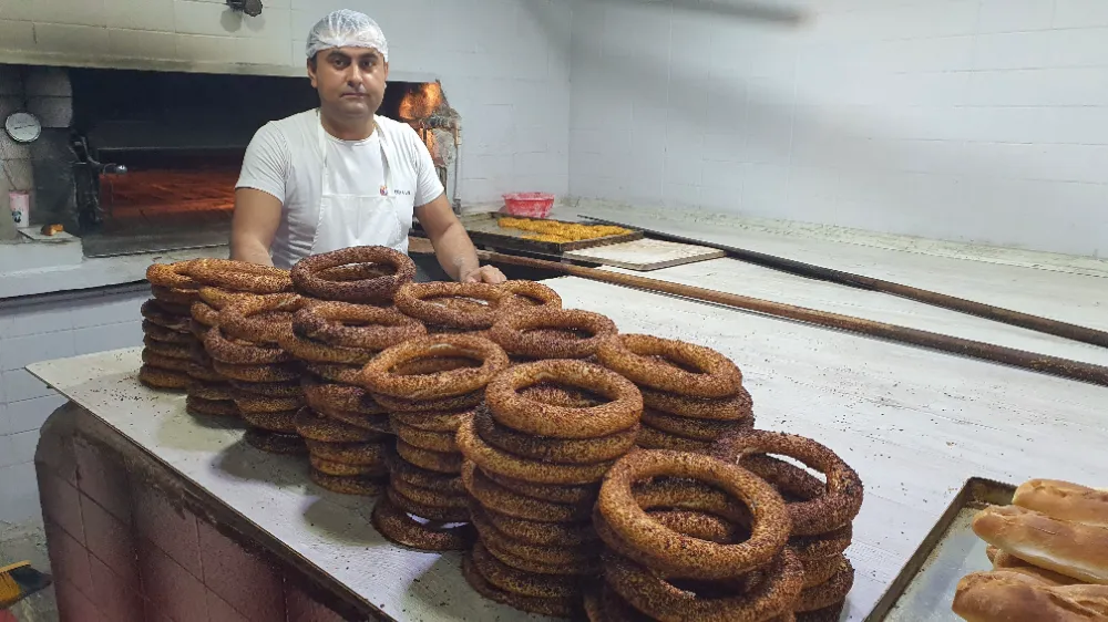 Fırıncıdan öğretmenlere ücretsiz simit jesti