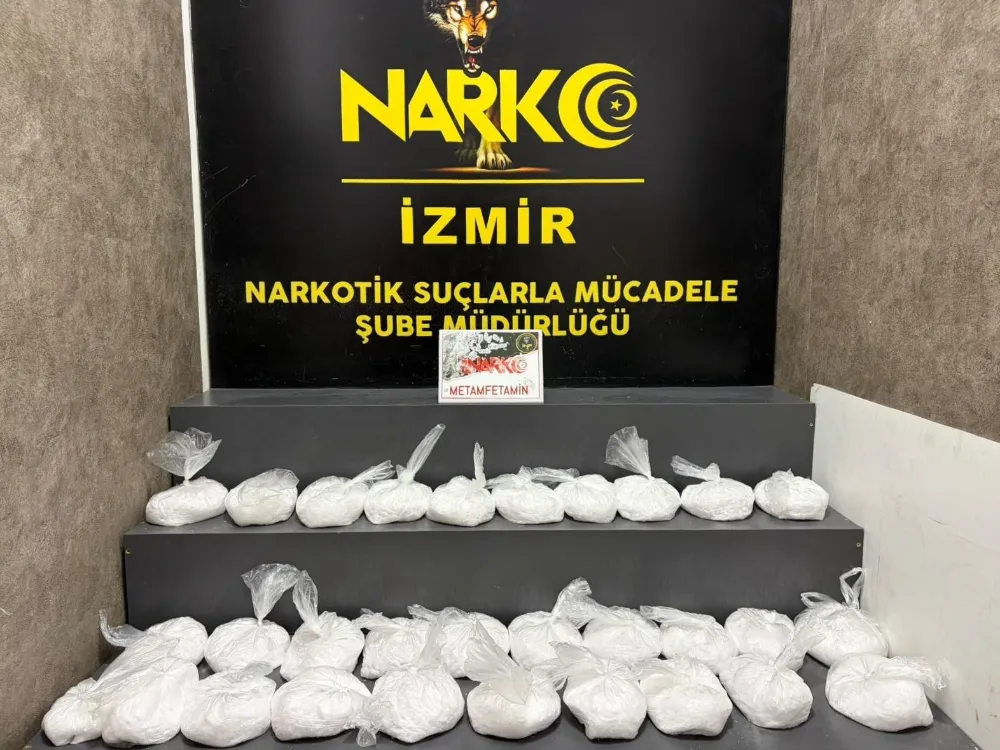 İzmir’de zehir tacirlerine çifte darbe