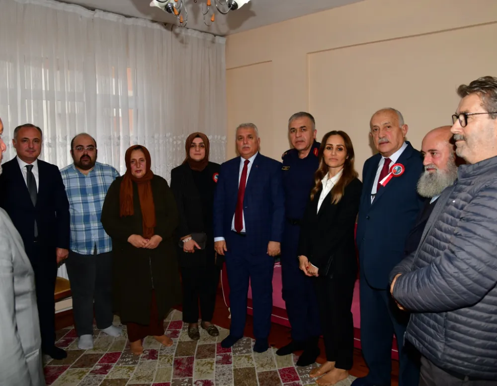 Vali Yıldırım ve Eşi, Şehit Öğretmen Muhammet Yıldız’ın Ailesini Ziyaret Etti