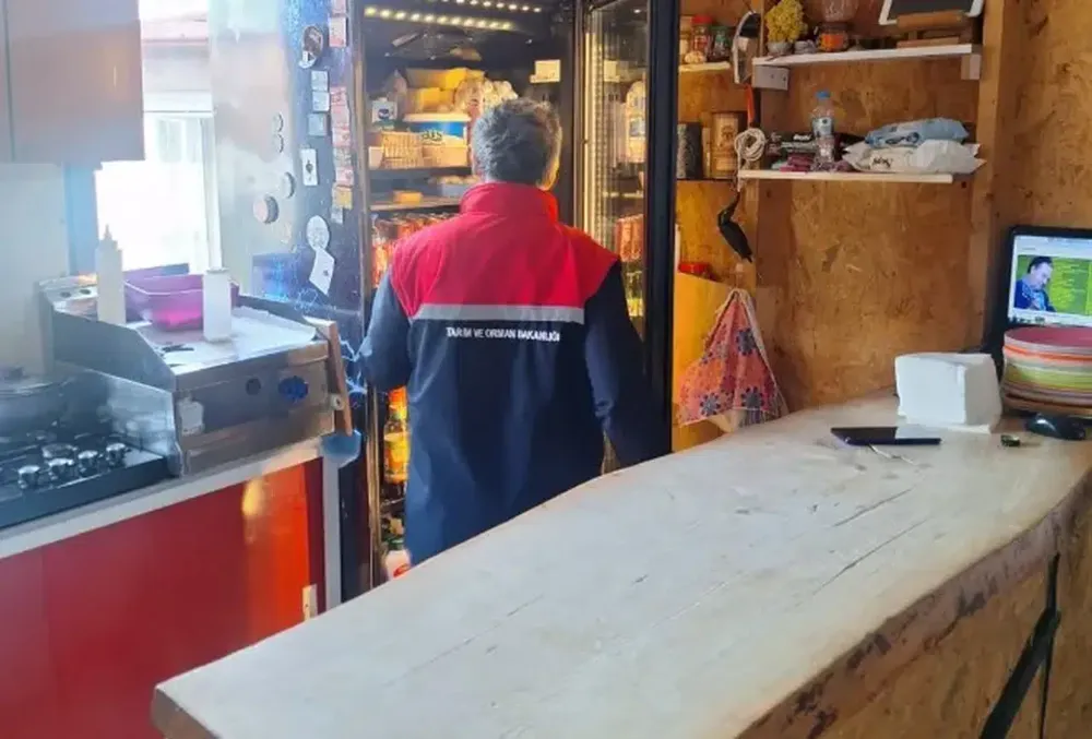 Tonya’da Gıda İşletmelerine Sıkı Denetim: Halkın Sağlığı Öncelikte