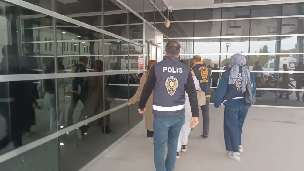 Masaj salonlarına fuhuş operasyonu: 5 gözaltı