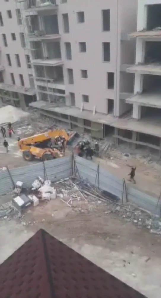 Ortalığın savaş alanına döndüğü kavga polisin havaya ateş açmasıyla son buldu