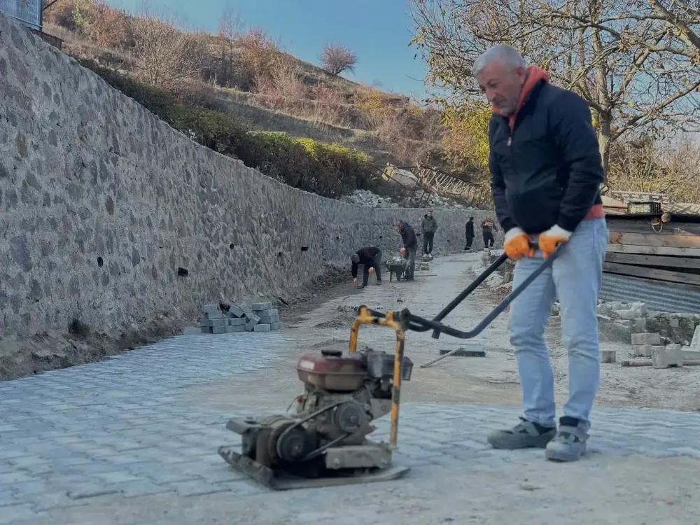 Atmaca Sokak’ta Parke Yenileme Çalışmaları Başladı