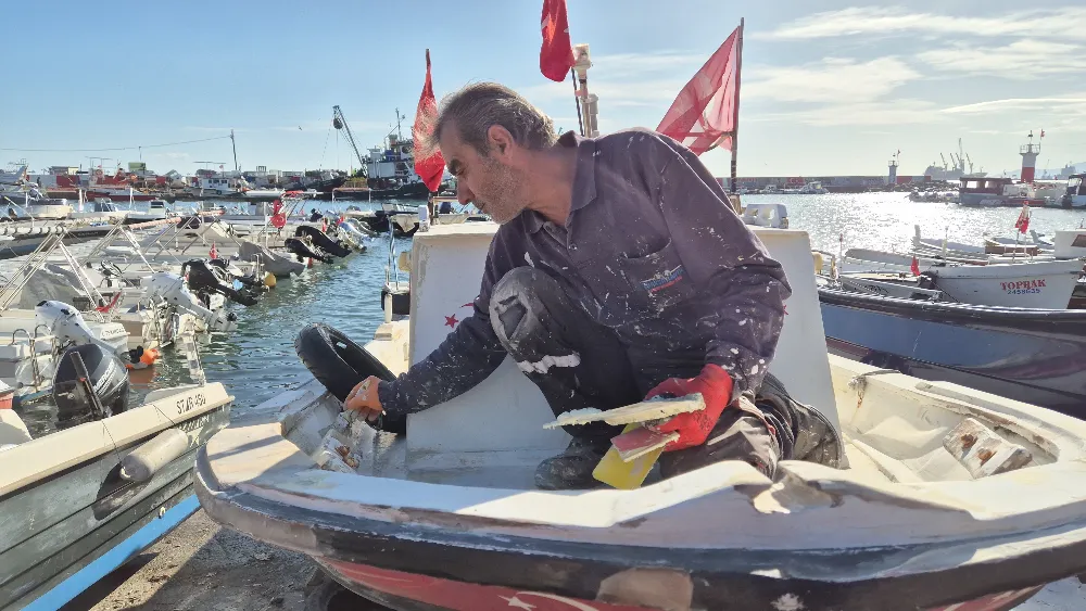 Lodos Balıkçıları Limana Hapsetti